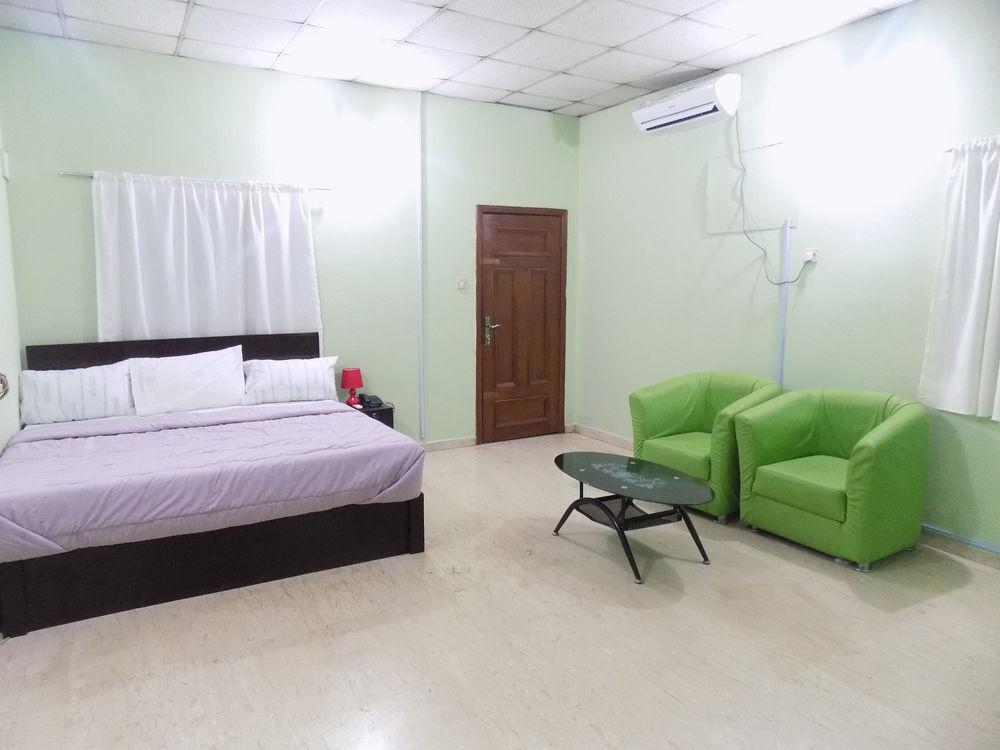 Posh Apartments And Hotel Ikeja Exterior photo