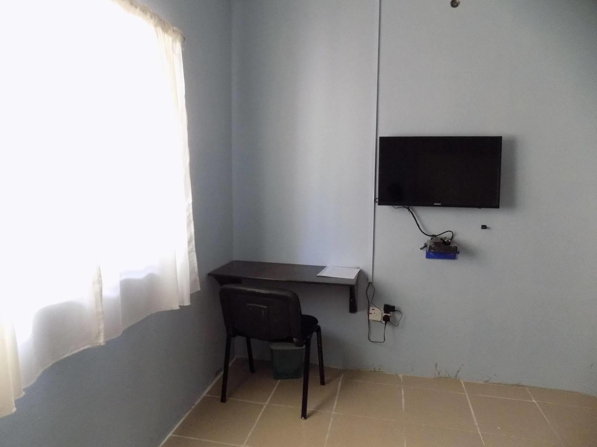 Posh Apartments And Hotel Ikeja Exterior photo