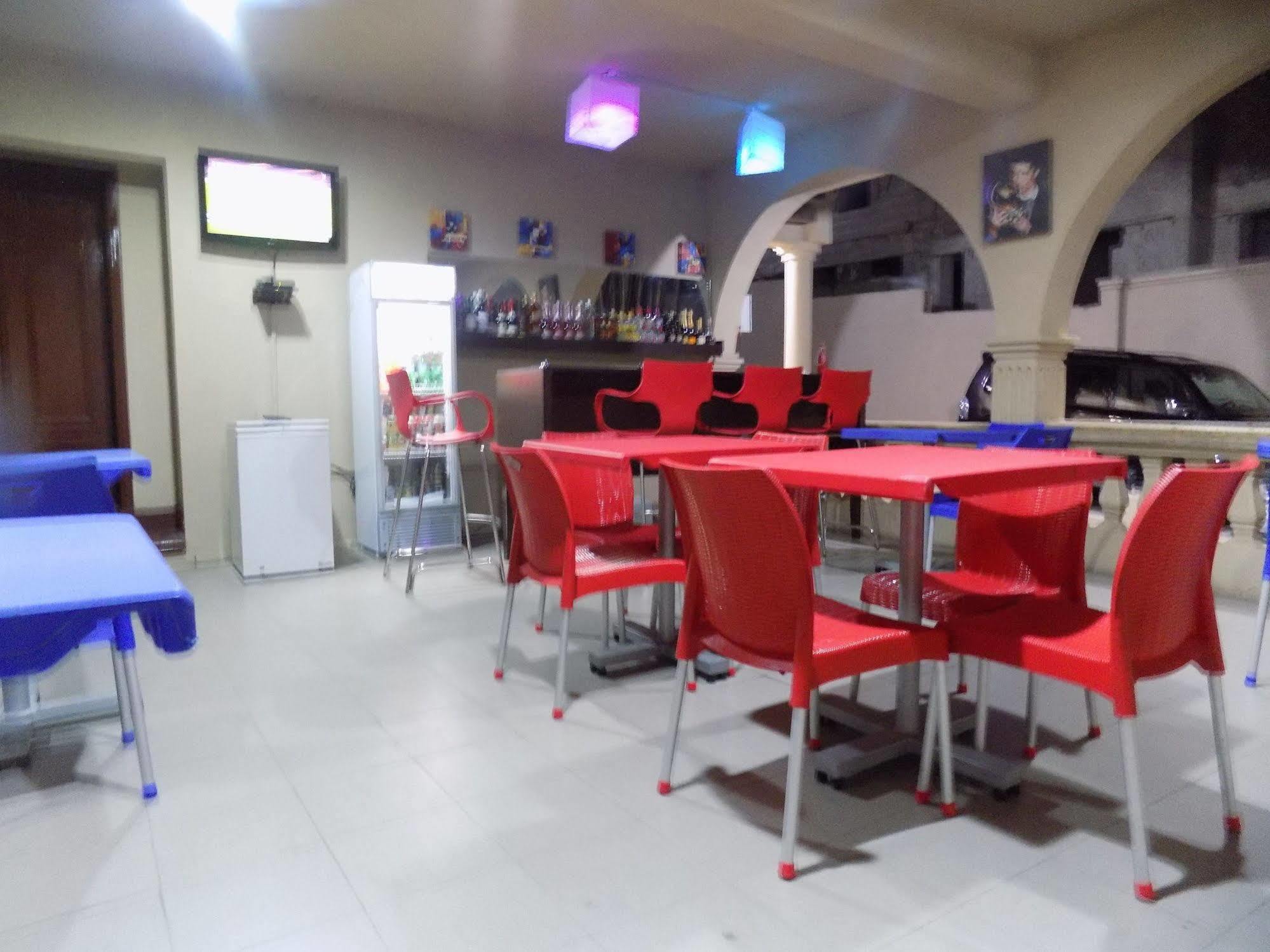 Posh Apartments And Hotel Ikeja Exterior photo